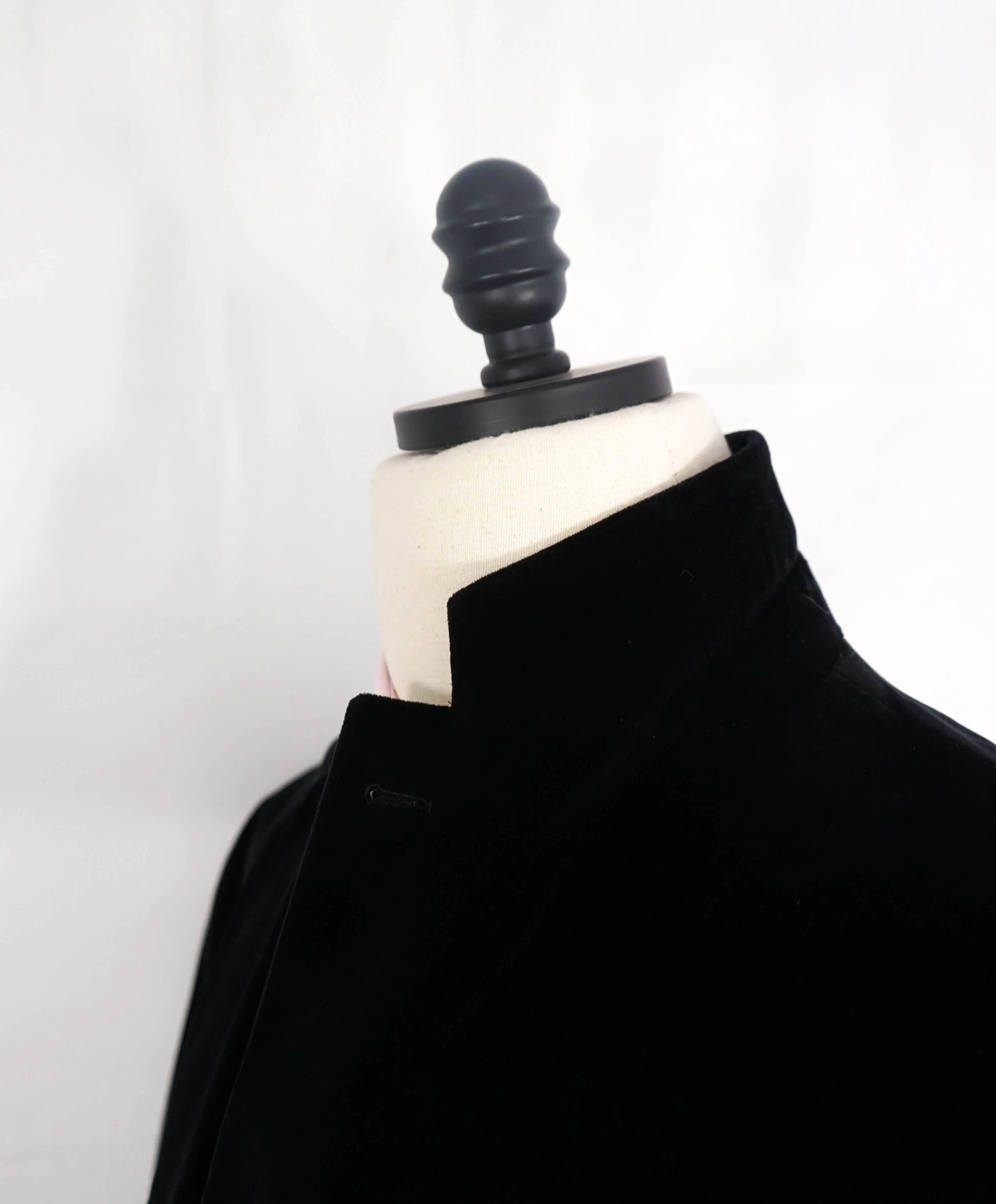 CANALI - Velvet "KEI" Slim Black Dinner/Smoking Jacket - 48R