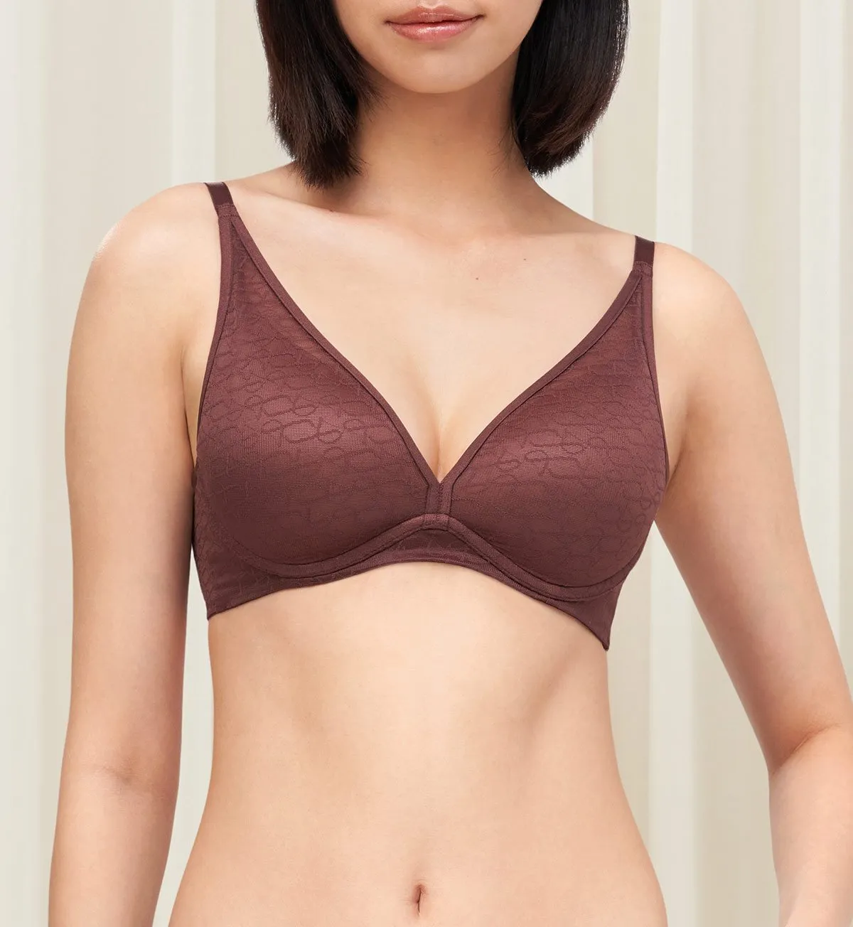 SIGNATURE SHEER NON WIRED PUSH UP DEEP V BRA