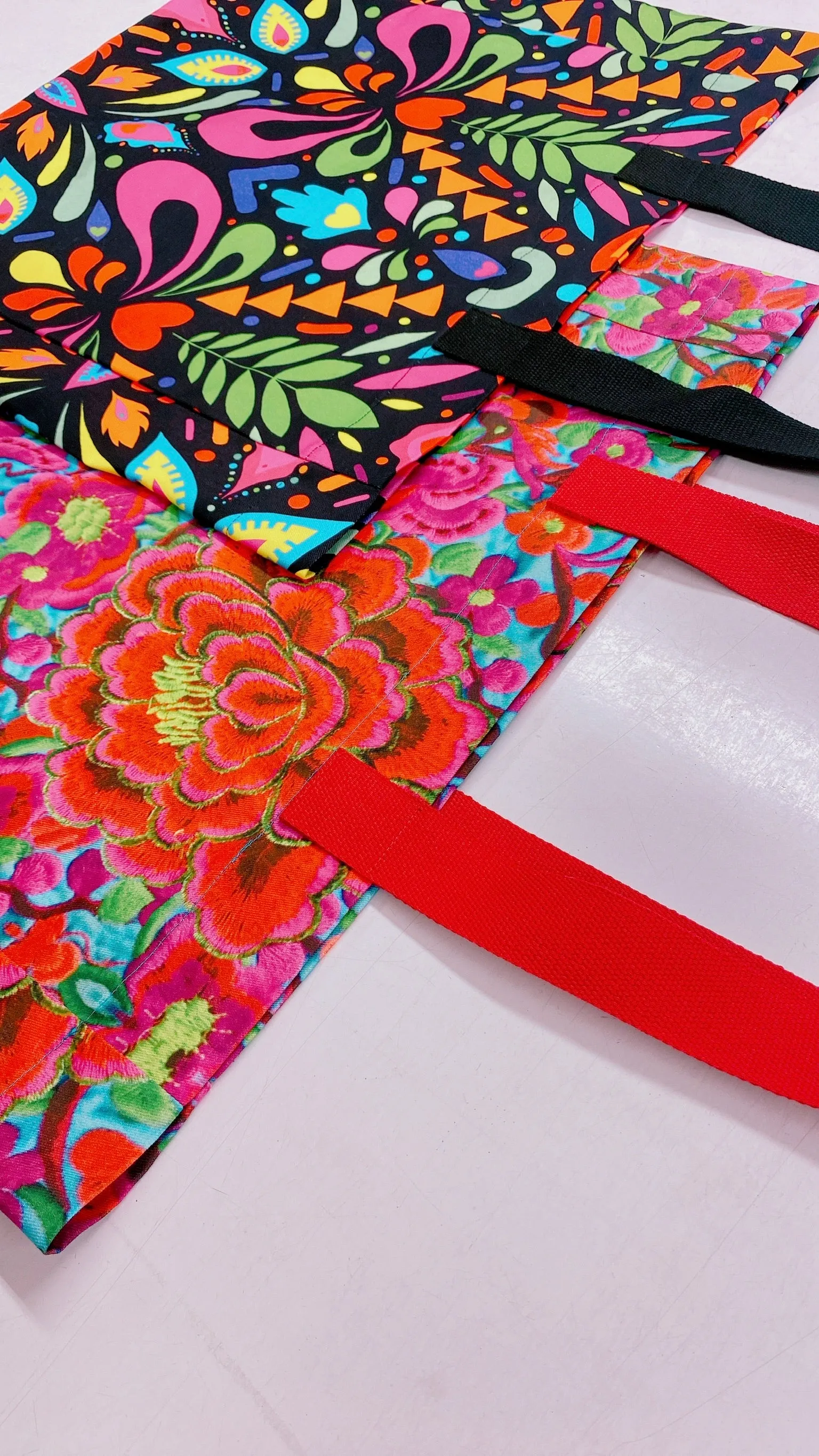 Tote Bags in Femina Magicae